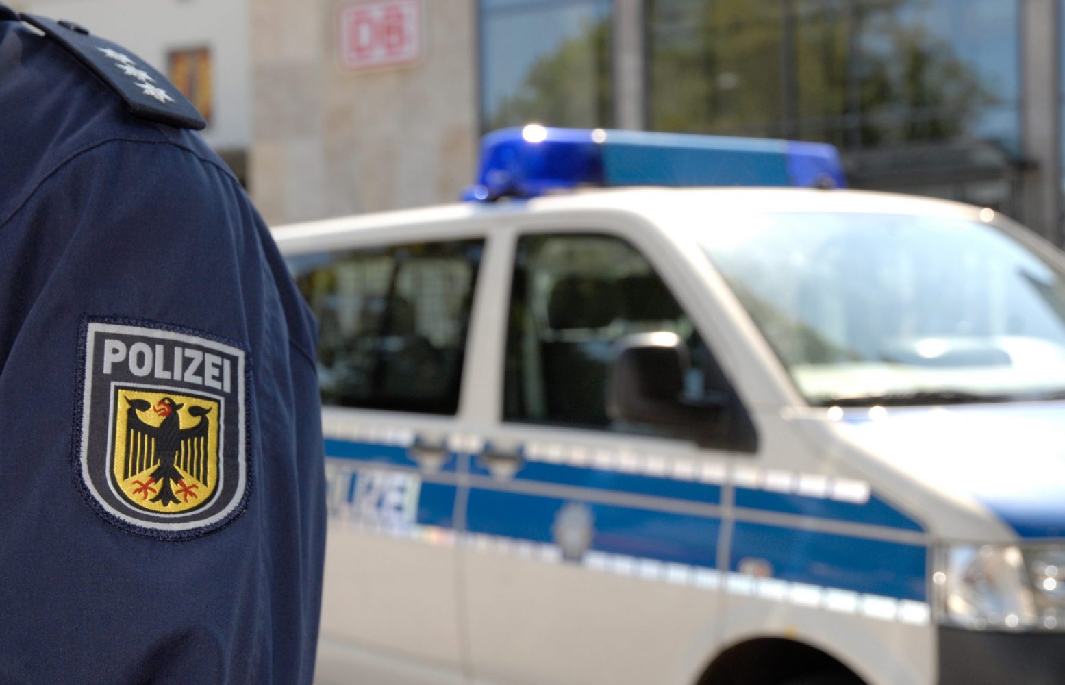 Mann masturbiert im Zug vor mitreisender Frau – Bundespolizei nimmt Tatverdächtigen im Hamburger Hauptbahnhof fest